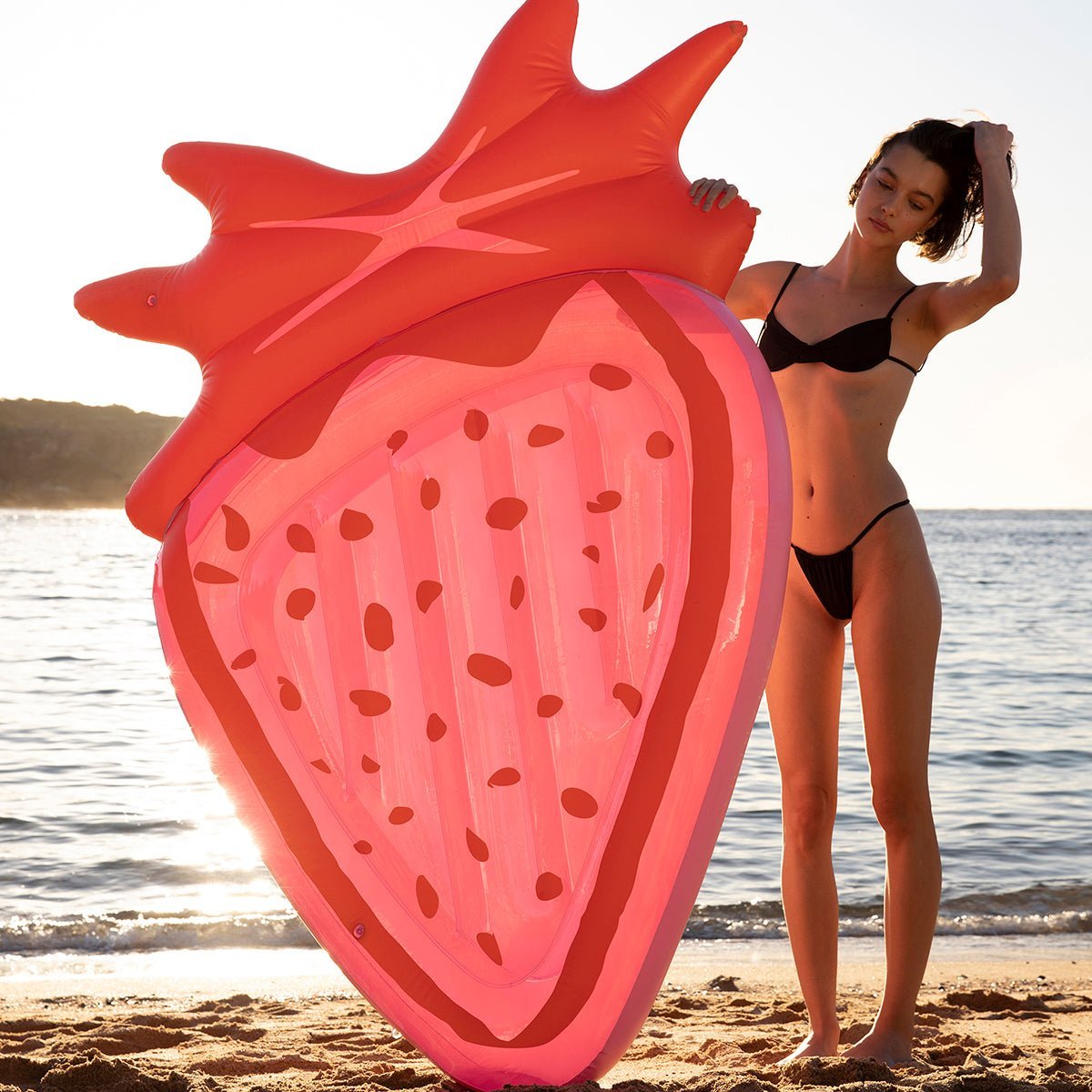 SUNNYLiFE Pink Color Inflatable Luxe Lie-On Float Strawberry Pink Berry - S3LLIESB
